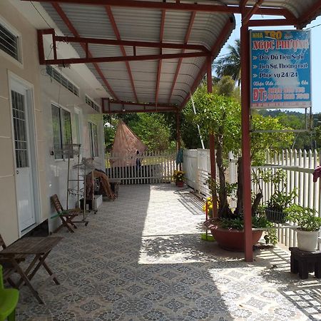 Nhà Nghỉ NgọC PhuọNg Hon Son Hotel Lai Son Стая снимка